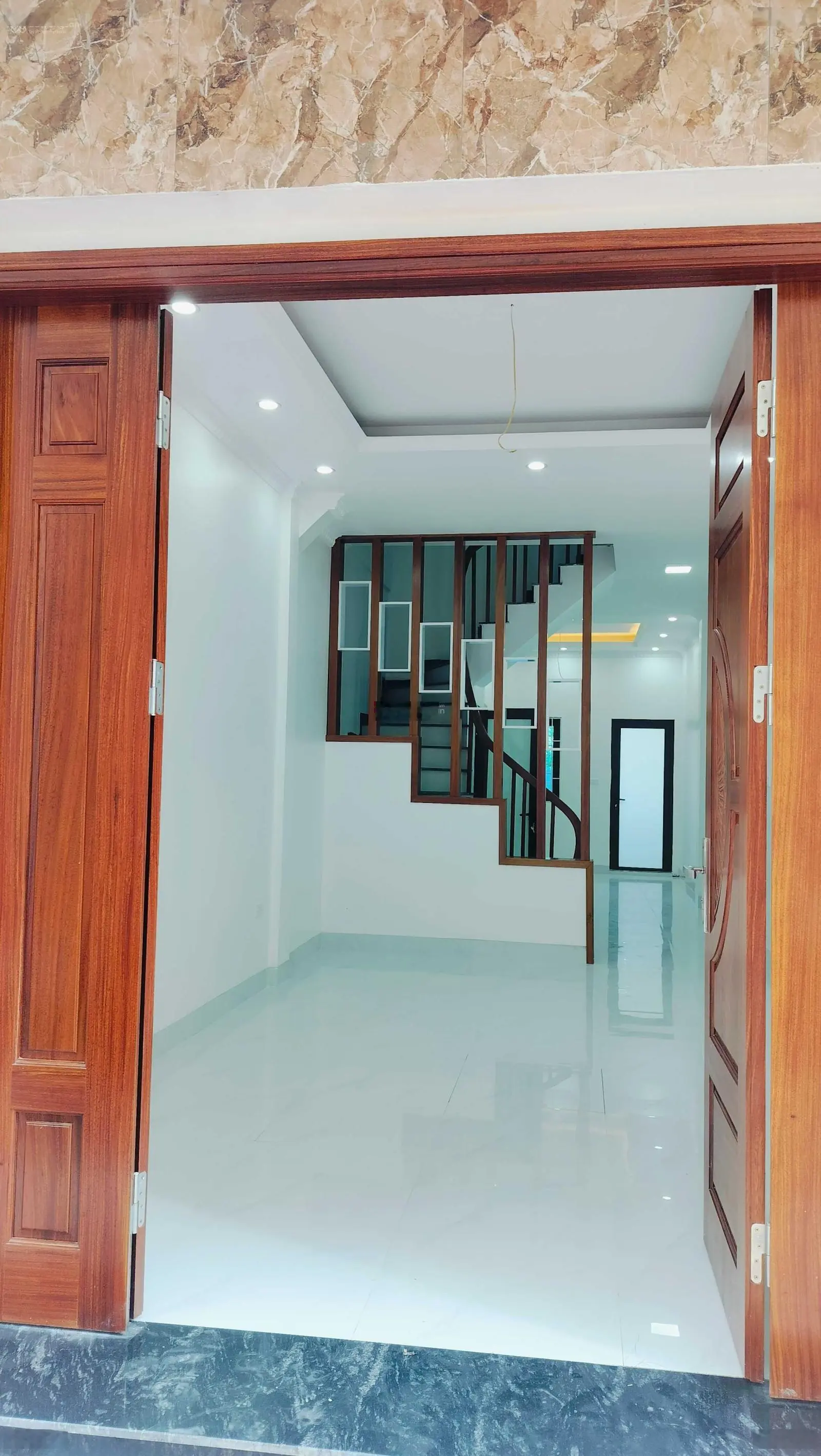 50m2 x 5T, giá: 5.X tỷ, 6 phòng khép kín. Đại Cát, BTL, HN. Nhà xây mới ôtô cách 20m. LH 0916181898