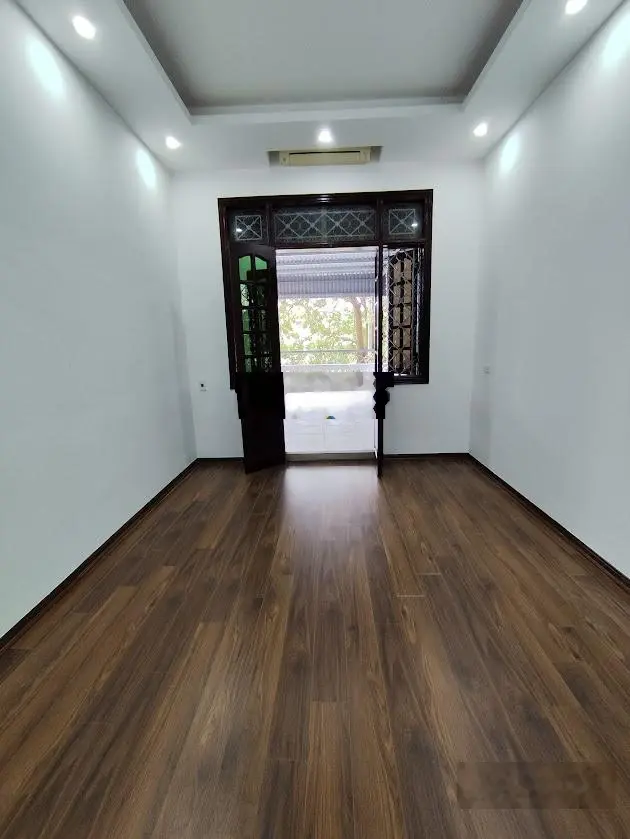 Bán nhà mặt phố Ngô Quyền, 18,7 tỷ, 70m2 view hồ cực đẹp Q.Hà Đông, HN