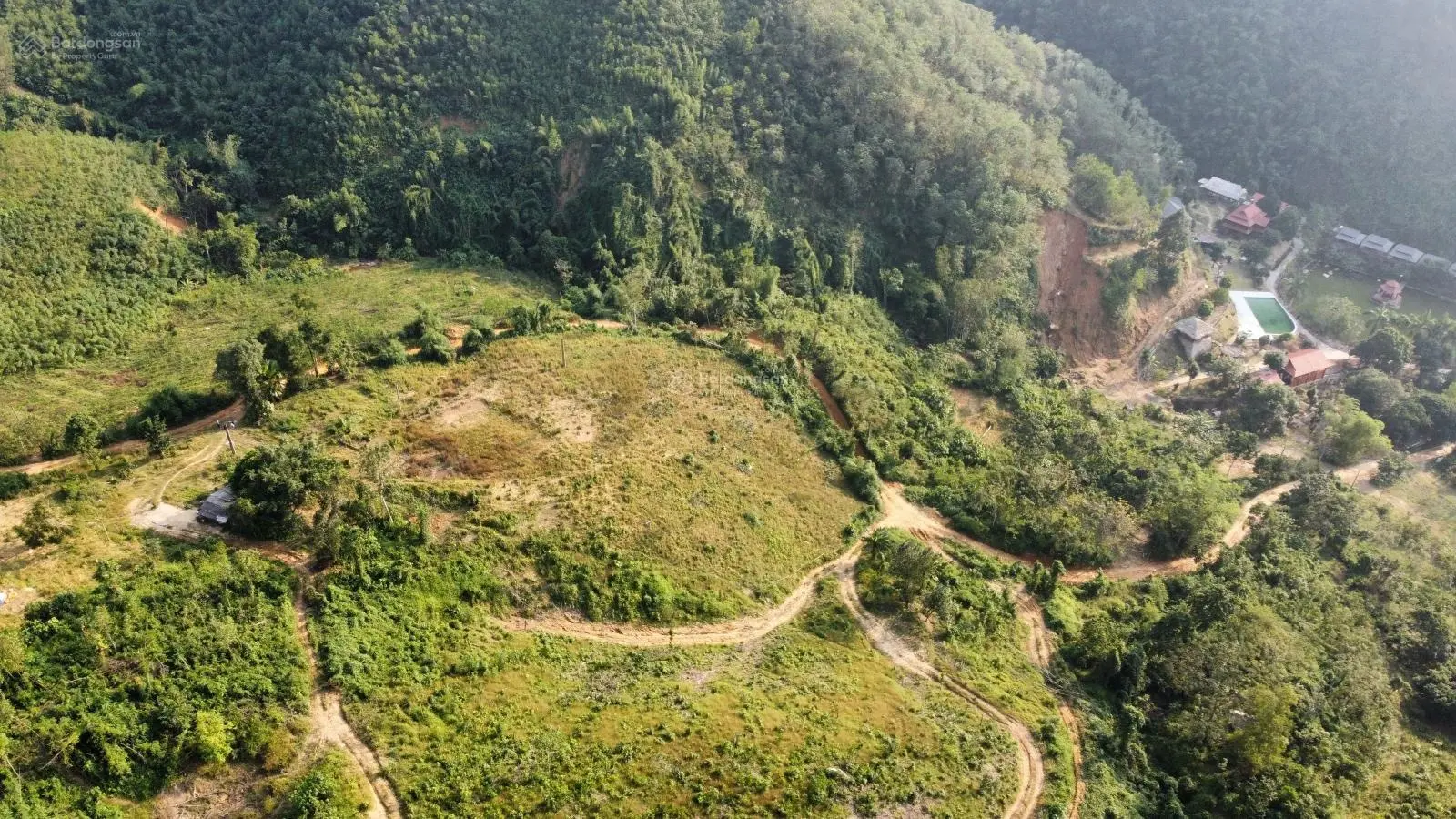 Hàng hiếm anh chị mua lô này dựng nhà, làm trang trại thì hết ý, em bán 10 ha đất rừng sản xuất