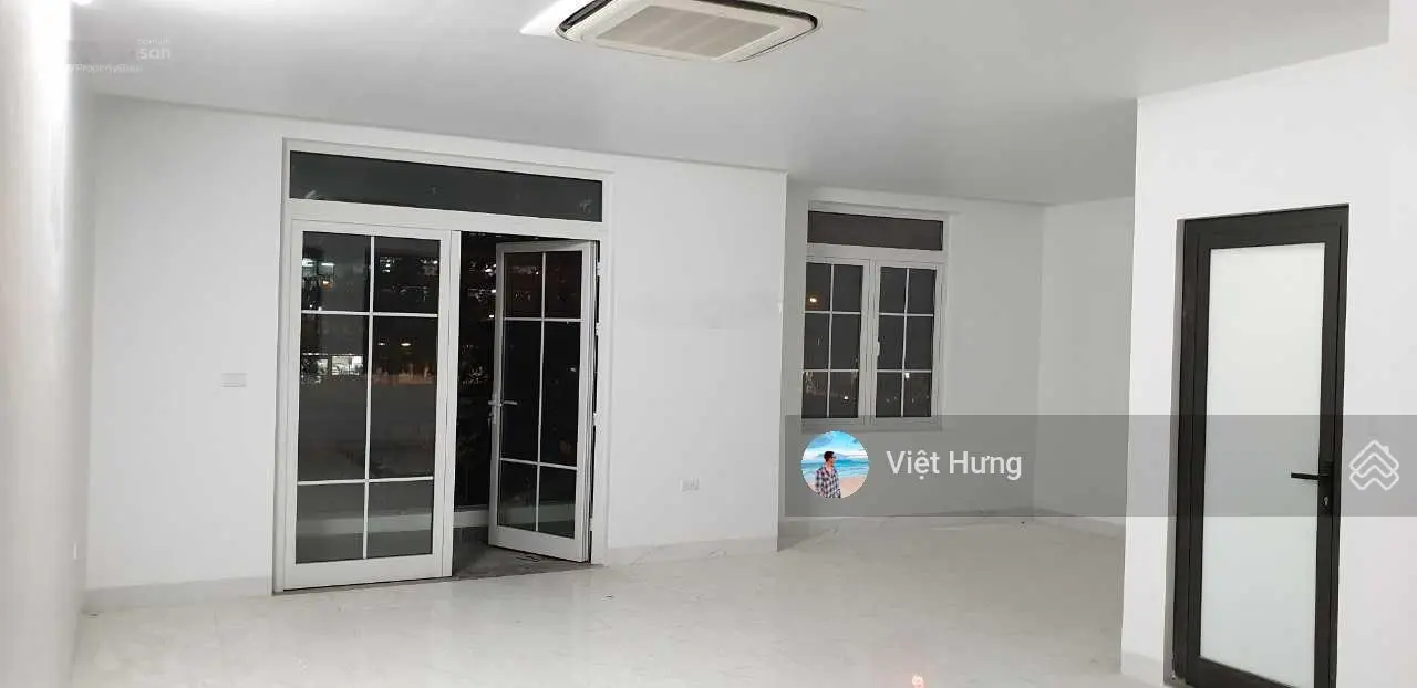 Bán gấp liền kề shophouse 201 Nguyễn Tuân. DT 98m2 x MT 7,5m (Có hầm). Dòng tiền ổn định 600tr/năm