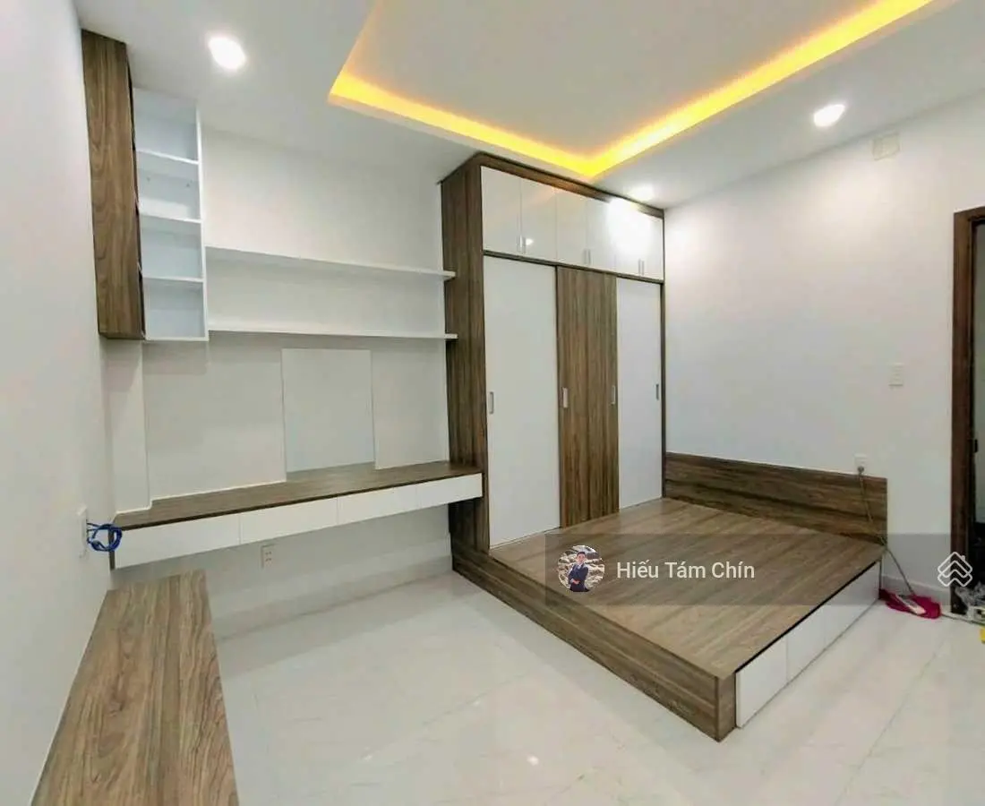 55.5m2, nhà 3 tầng BTCT, 4 PN, giáp Quận 1, 4BT