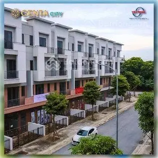 Chính chủ bán căn shophouse nằm giữa 7 tòa chung cư NƠXH giá chỉ nhỉnh 4 tỷ tại Centa VSIP Bắc Ninh