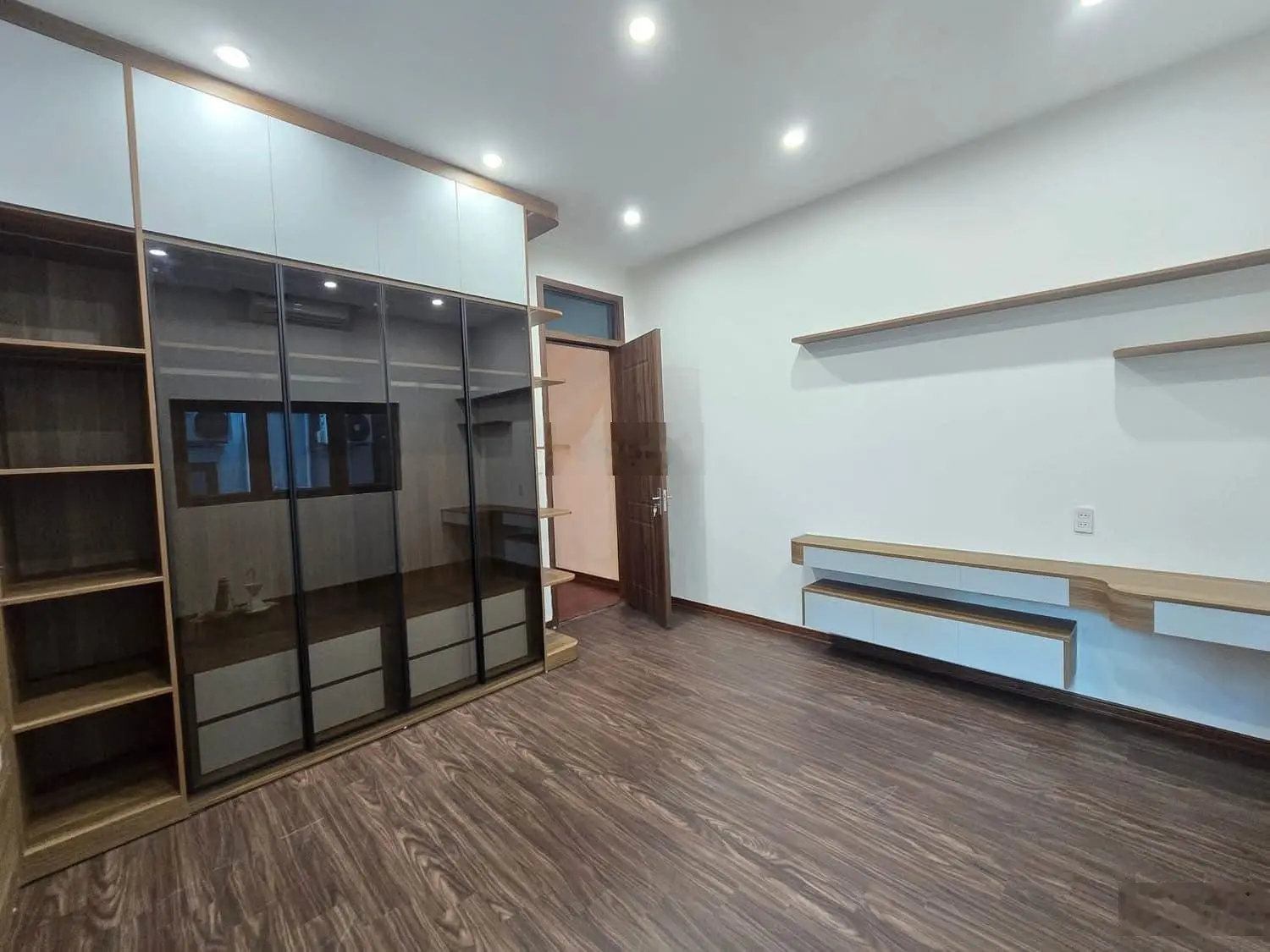 Bán nhà riêng tại Tam Khương, 15,8 tỷ, 41m2, 4PN, 3WC cực chất; LH: 0943114248