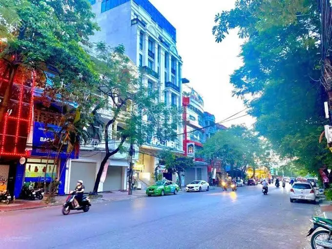 Bán nhà siêu rẻ mặt đường Văn Cao