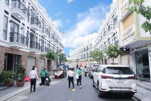 Nhà phố An Phát Residence, 3,57 tỷ, DTSD 167,4m2, 4PN, 5WC, Dĩ An, Bình Dương