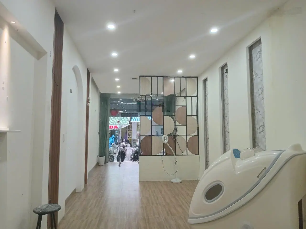 Bán nhà mặt phố kinh doanh Nguyễn Hoàng, 9,9 tỷ, 110m2, chính chủ đẹp, nhiều tiện ích, Đà Nẵng