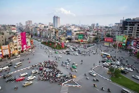 Nhà mặt đường gần ngã tư phố cổ Trần Hưng Đạo - Hàng Bài, ô tô tải, 50m, vỉa hè đá bóng, giá 31 tỷ