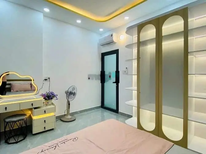 Cần bán nhà giá tốt ở Xóm Đất, p8, Q11,48m2, 2tỷ580, sỗ sẵn