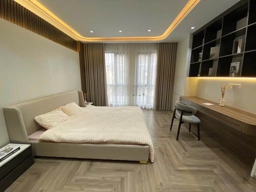 Bán nhà Liền kề Văn Phú: 50m2- 5 phòng ngủ/ hơn 12 tỷ- Kinh doanh- Đủ nội thất