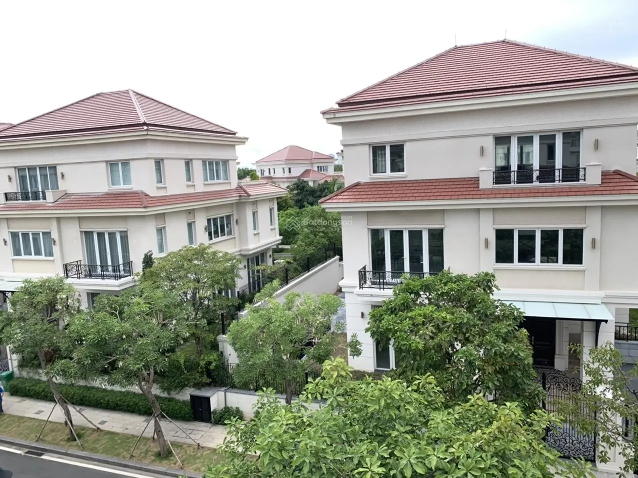 Cần bán trước tết Saroma Villa khu đô thị Sala Đại Quang Minh, diện tích 331m2, giá tốt chỉ 250 tỷ