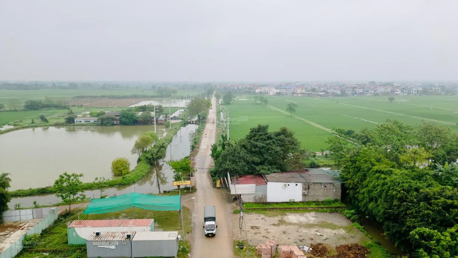 Bán đất tại trục chính thôn Đồng Bụt, Ngọc Liệp, Quốc Oai. Diện tích 100m2, giá thương lượng