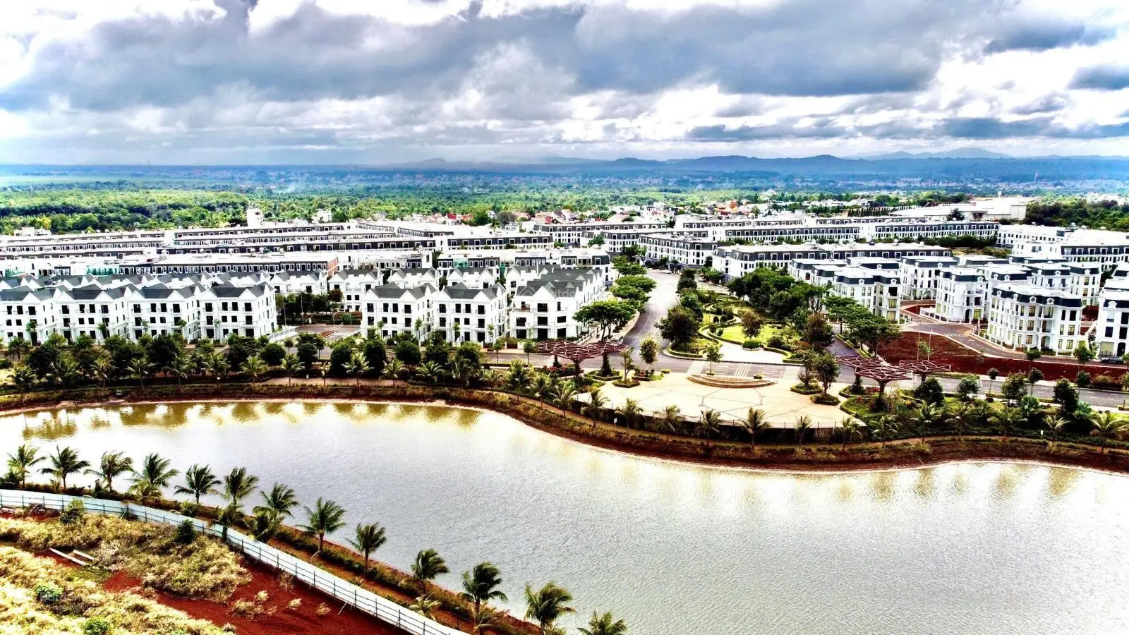 Bán biệt thự Eco City Premia, 13,5 tỷ, 250m2, Tân An, Buôn Ma Thuột, Đắk Lắk