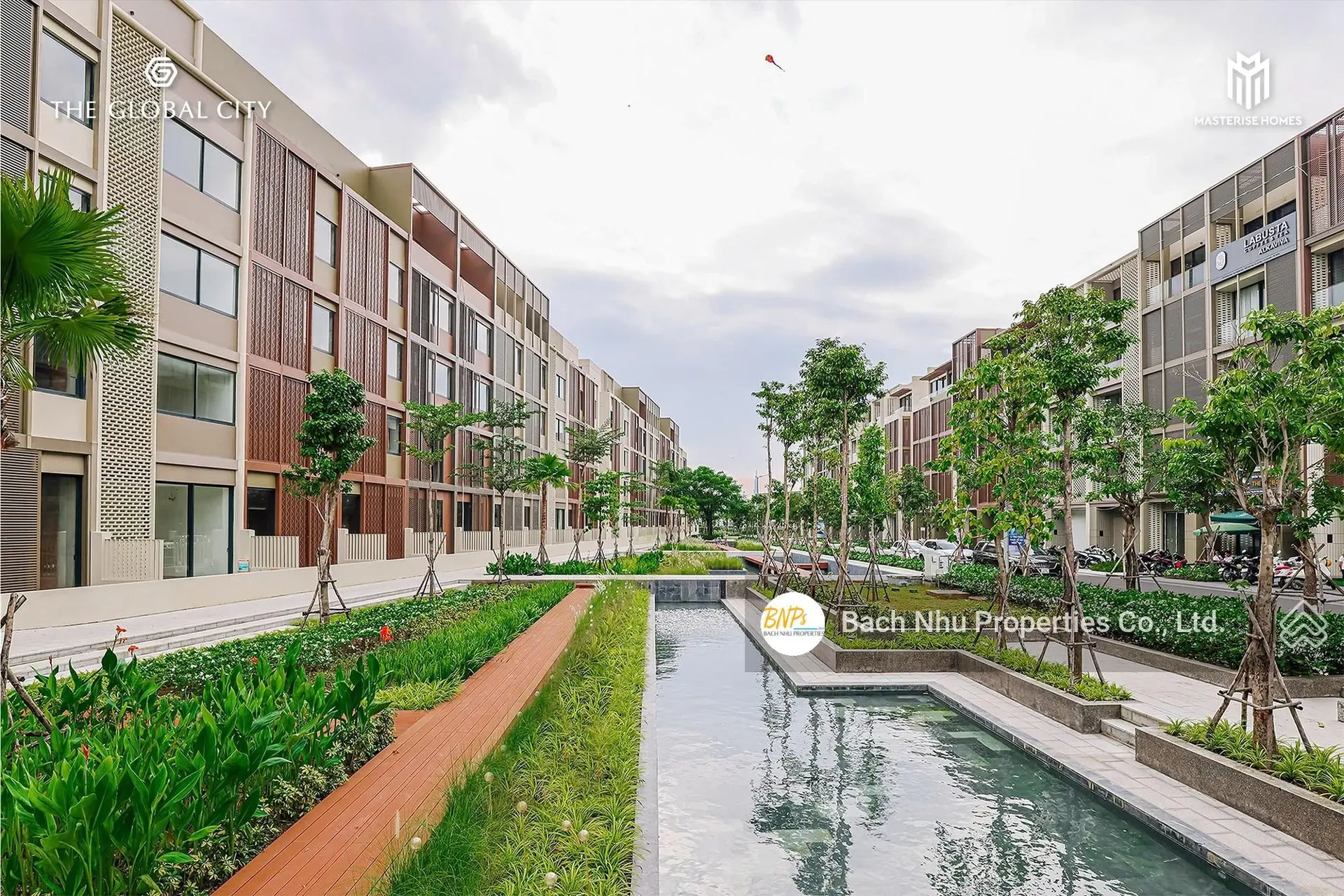 GIá kịch trần - trước tết nhà phố Soho The Global City view 2 mặt tiền đường 347m2