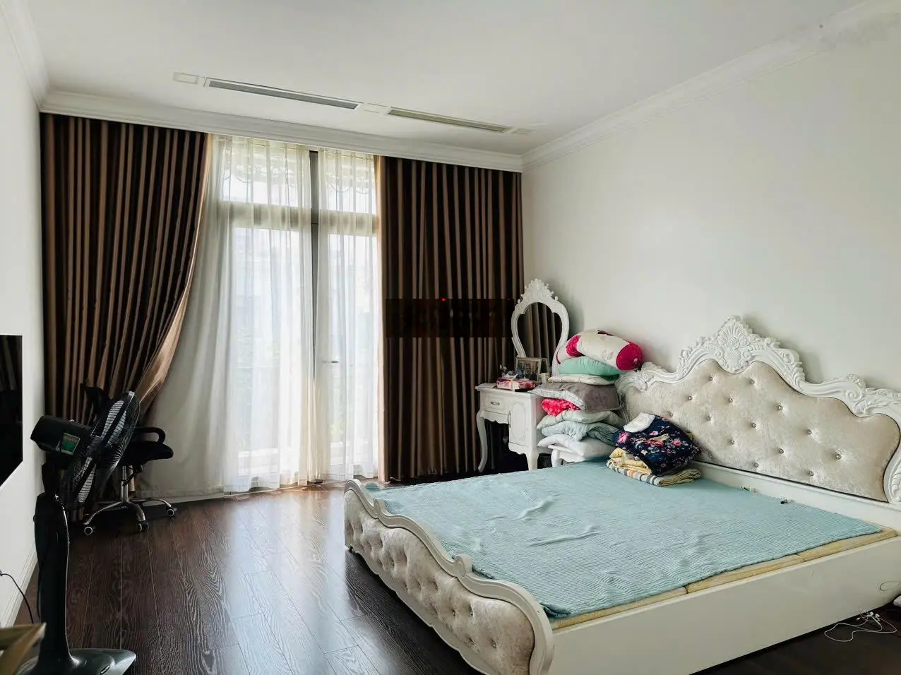 Bán biệt thự 6PN tại Vinhomes Riverside, 52 tỷ, 164m2, pháp lý đầy đủ, chính chủ uy tín