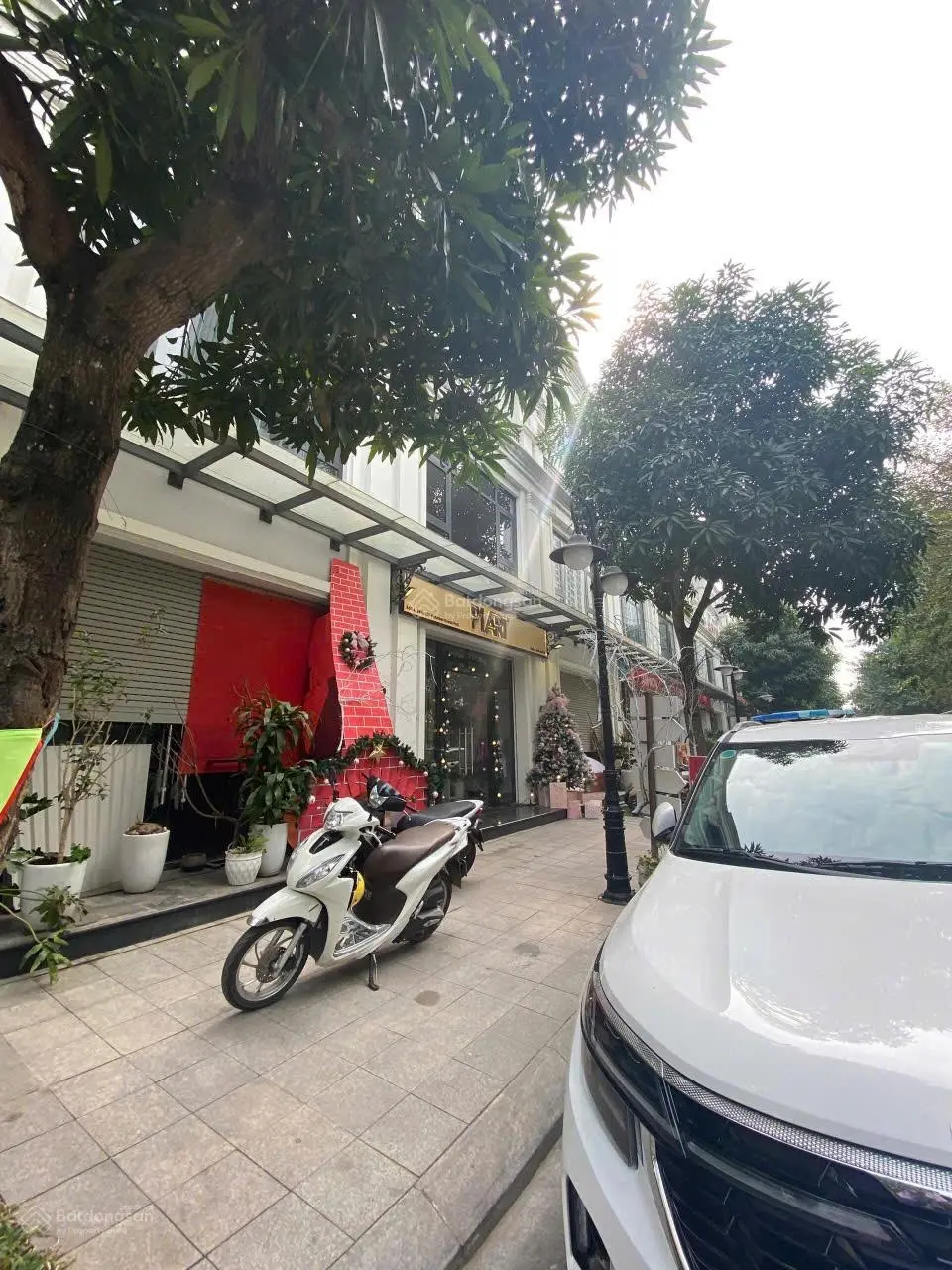 Gia đình cần bán gấp căn Shophouse 60m2, 5 tầng, khu San Hô trục đường rộng 52m, Ocean Park Gia Lâm