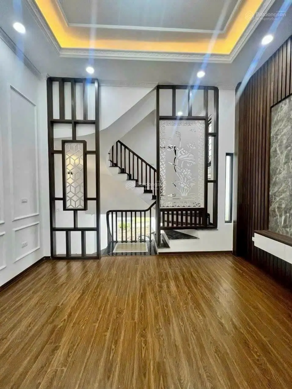 Ảnh thật nhà ạ.60M2 x 4 tầng nhà mới siêu rộng đẹp sổ nét căng.Gần ô tô, gần hồ sinh thái, gần chợ