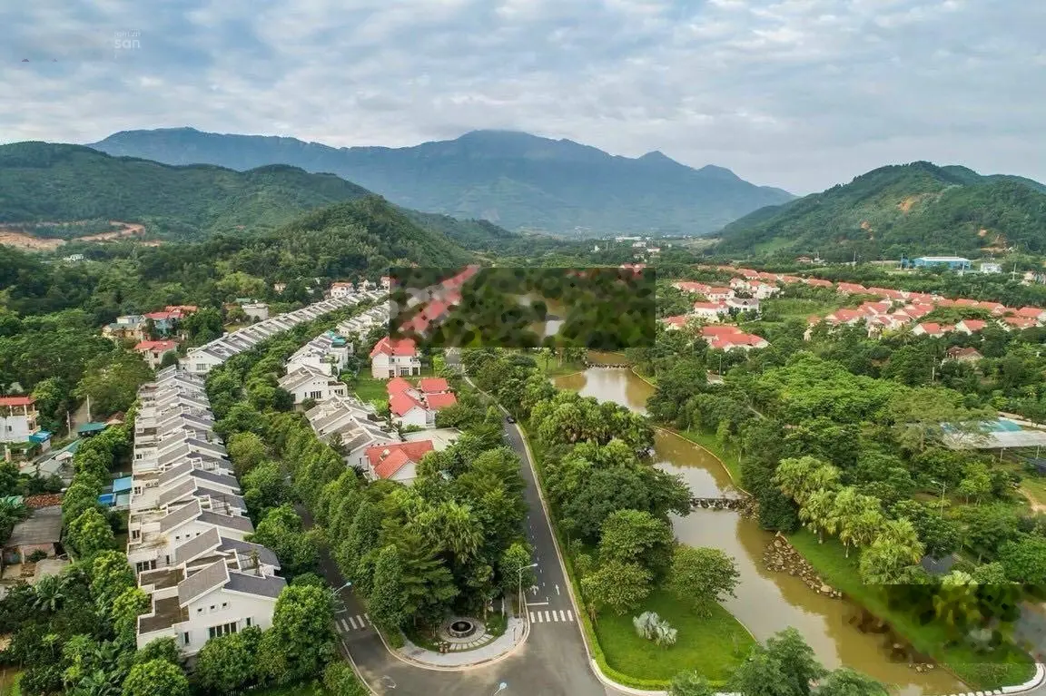 Hot * cần bán căn BT Xanh Villas đơn lập vị trí đẹp, DT. 300m2. Giá rẻ nhất khu C. 0946 387 988