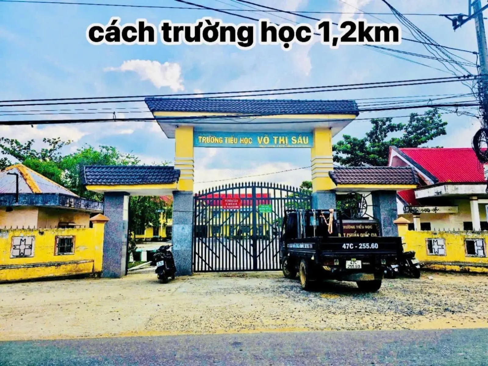 Bán 200m2 đất thổ cư- ngang 10m, dài 20m. Đường bê tông, gần ngã tư Dầu Giây. Giá 600 triệu/sổ