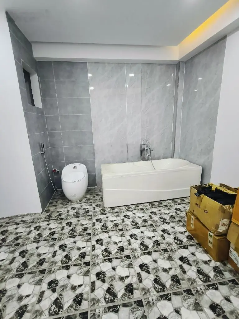 Bán nhà mặt phố Phạm Thế Hiển, Quận 8 - 61m2, xe hơi ngủ nhà, 5 tầng, 8.1 tỷ