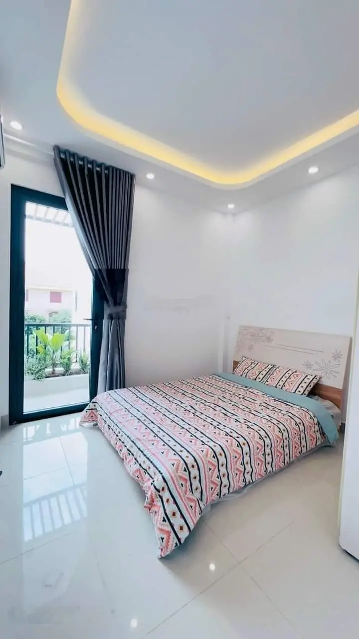 Nhà ngộp cần bán gấp, Đường Phạm Văn Hai, Q. Tân Bình, 40m2, SHR. LH: 0984555724