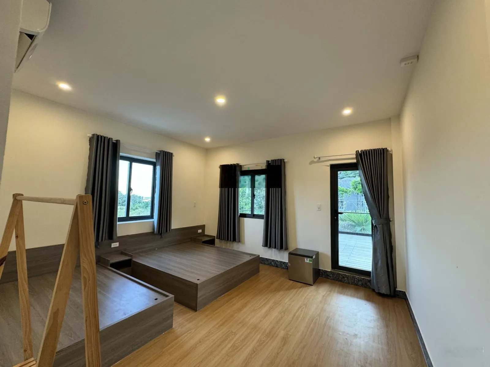 Cần bán: Villa nghỉ dưỡng ven biển kế bên các khu resort cao cấp cách lan rừng 500m gần bãi tắm