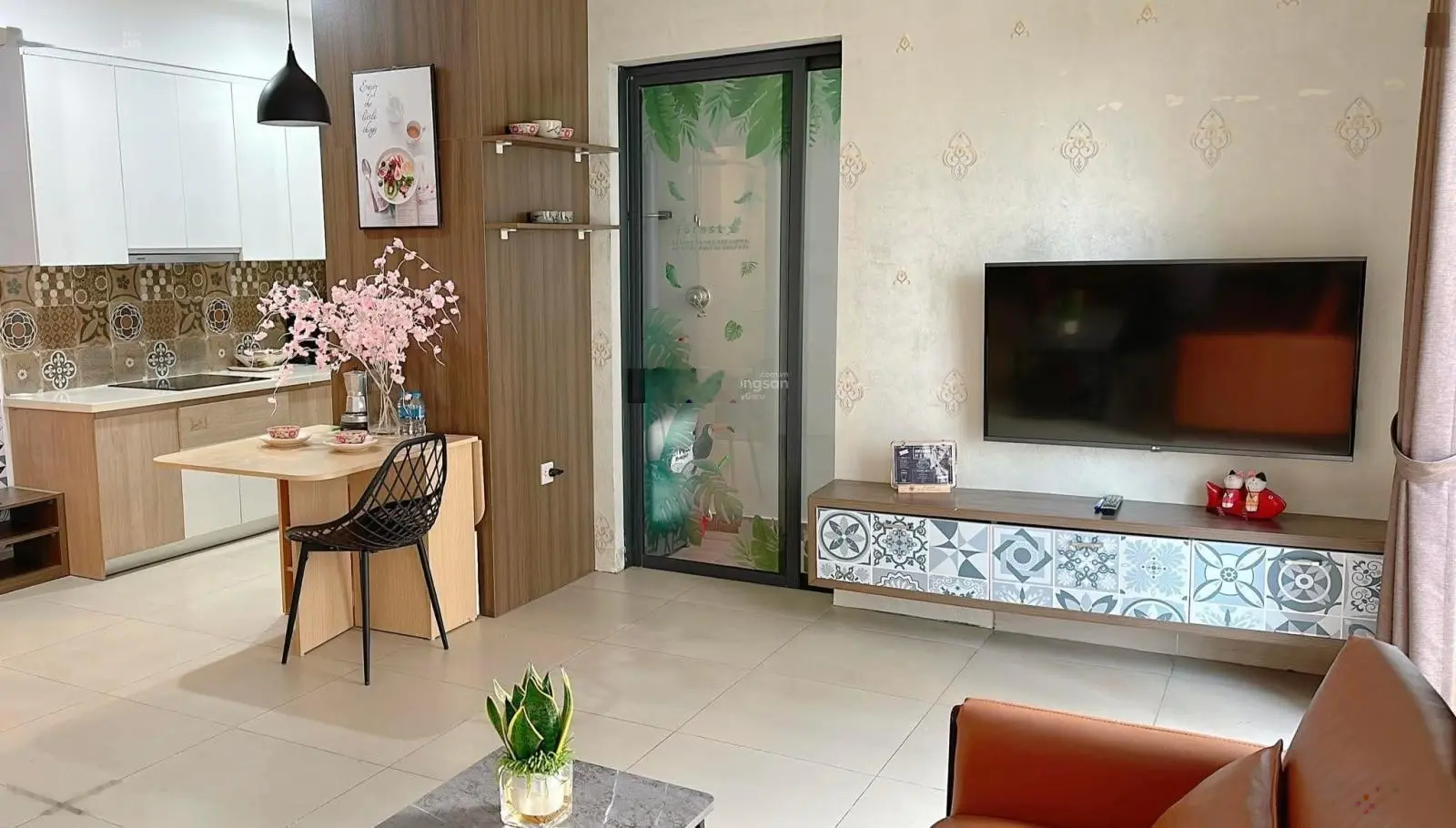 Cần bán căn hộ 58m2 2PN 1WC đủ đồ giá 2,740 tỷ bao phí toà Sky 3 Ecopark. LH 0964 007 *** ạ