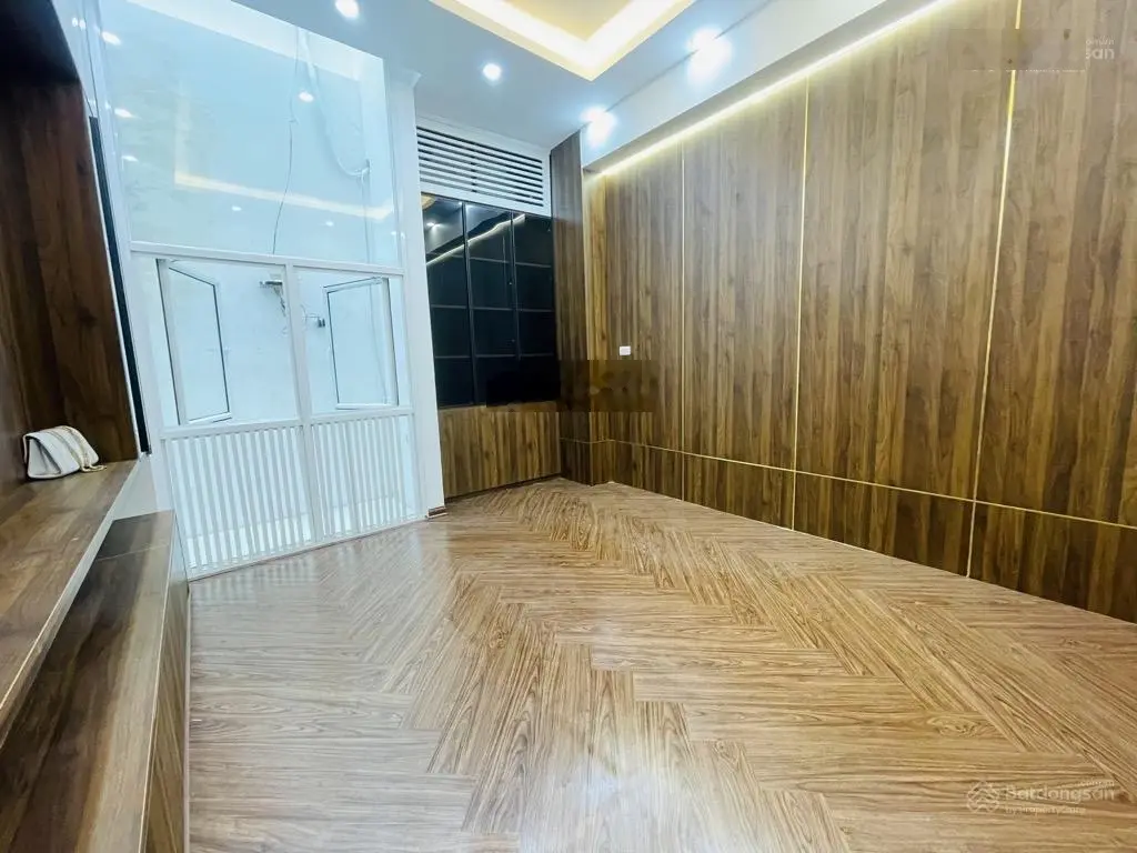 Nhà đẹp lung linh Bạch đằng Hoàn Kiếm, sổ 40m2, 4 tầng, 6,3 tỷ về ở luôn