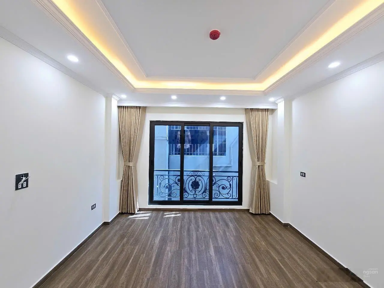 Bán nhà building phố Vương Thừa Vũ Thanh Xuân 51m 7 tầng, MT 4.2m, 21.9 tỷ. Thang máy, kinh doanh