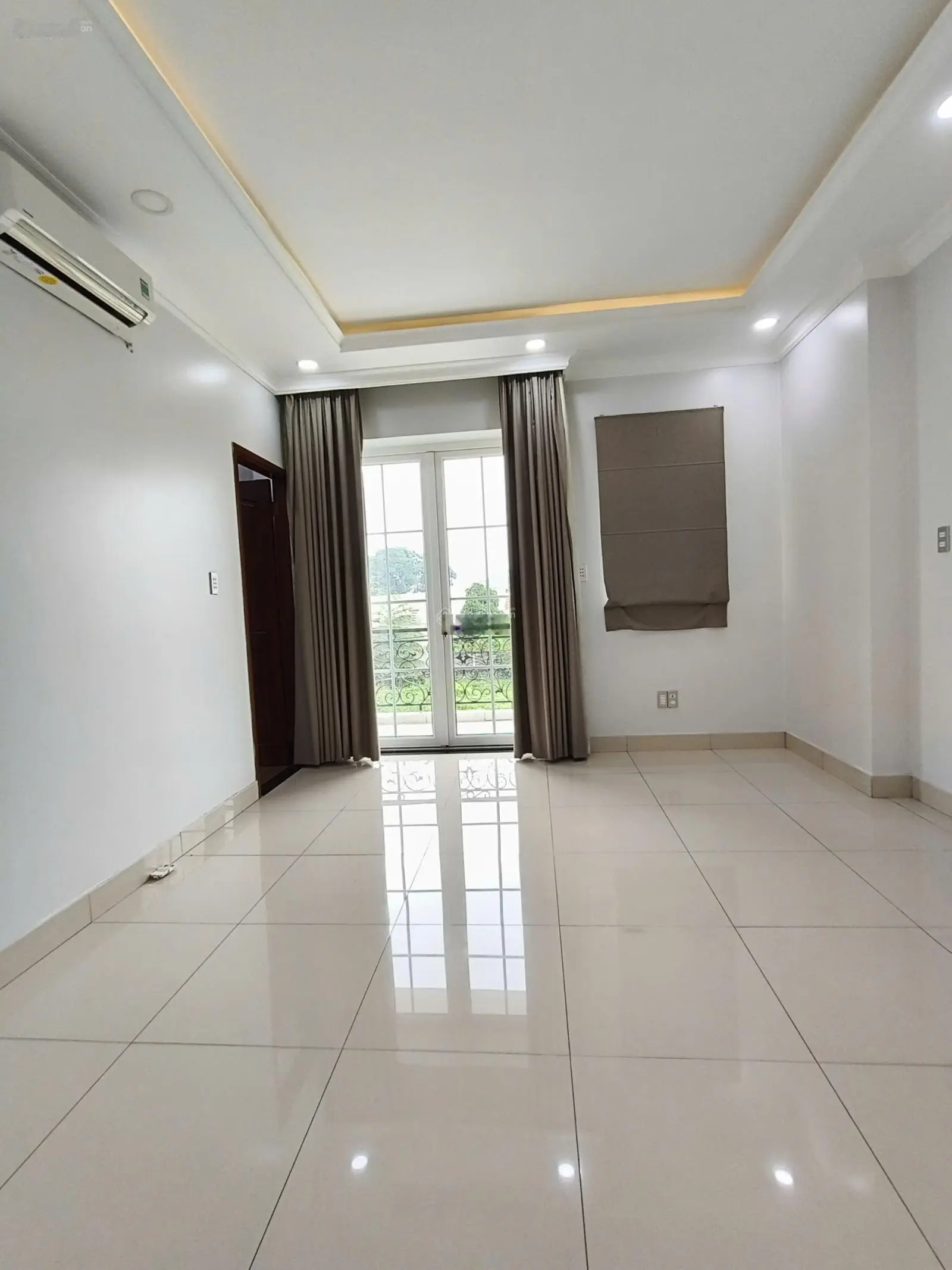 Biệt thự 220m2 Đường 10m Song Hành, Tân Hiệp, Hóc Môn, 1 trệt 1 lầu, giá: 8.990 tỷ