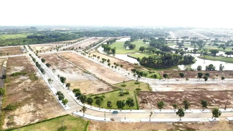 Bán lô góc bìa Biệt thự view sông biên hoà new city 238m trong sân golf đã có sổ hồng giá 17.5tr/m