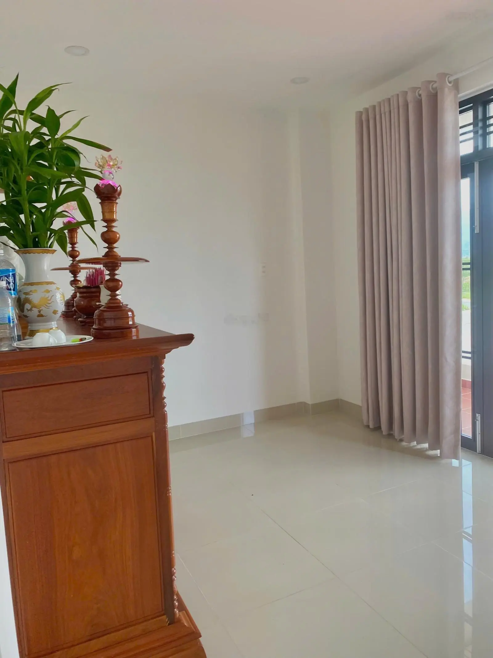 Bán nhà đẹp 3 tầng tại Hòn Rớ 2, Nha Trang - 4,5 tỷ, DT 90m2, 2 PN, full nội thất