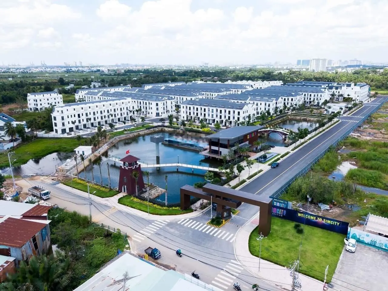 Bán nhà phố dự án Sim City, DT 5x20, 1 trệt 3 lầu, View công viên hồ cảnh quan