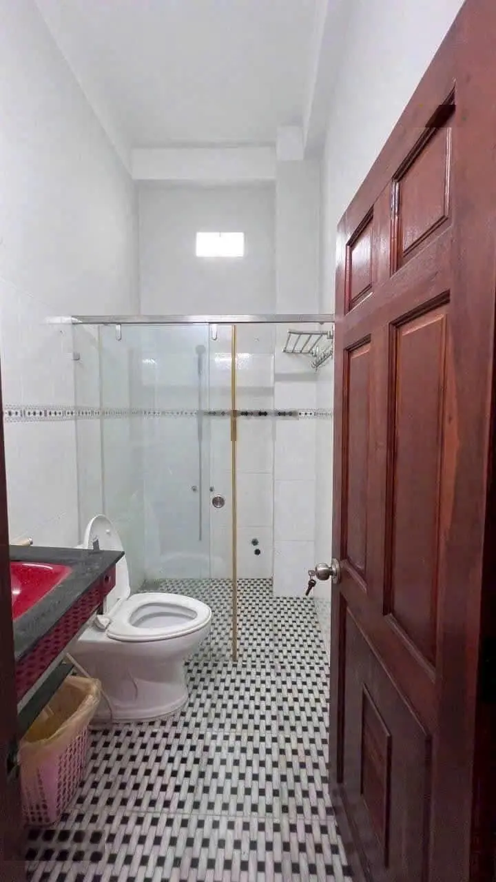 Lên sóng nhà ngộp vốn cuối năm đường Nguyễn Tư Nghiêm, Quận 2, 80m2 - 1trệt, 3 lầu. Sổ sạch