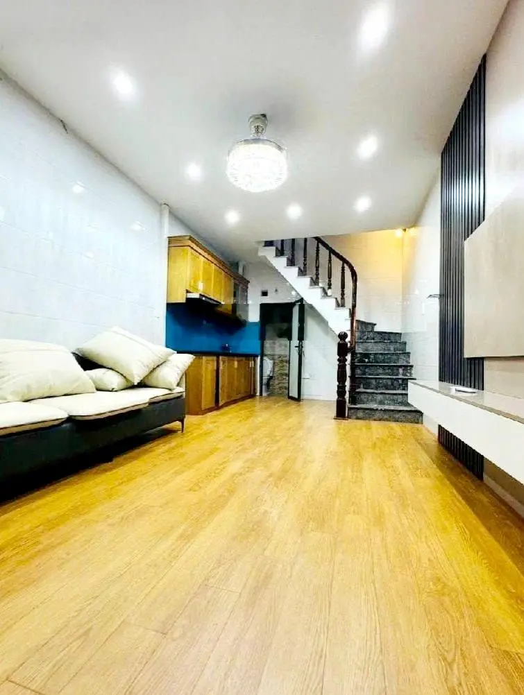 Bán NR đẹp tại Kim Giang, 4,7 tỷ, 30m2, 5 tầng, 3PN, 4WC