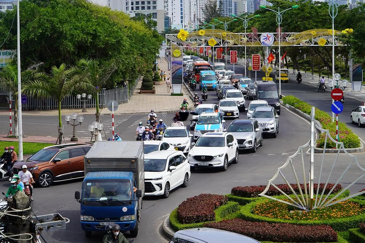 Hiếm vị trí vàng! Bán nhà 5 tầng mặt tiền Đường Hoàng Diệu gần chợ gần biển TP Nha Trang