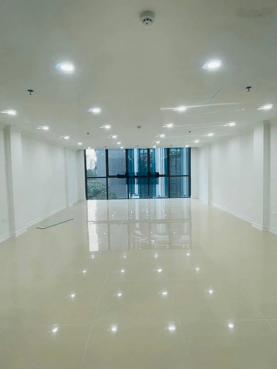 Bán nhà MP Mỹ Đình - DT 80m2 x 9T x thông sàn x thang máy x hầm x vỉa hè x kinh doanh x giá 42 tỷ