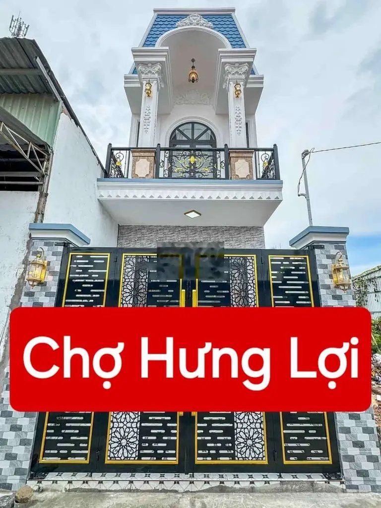 Nhà mới - 4 phòng ngủ - bên hông chợ hưng lợi