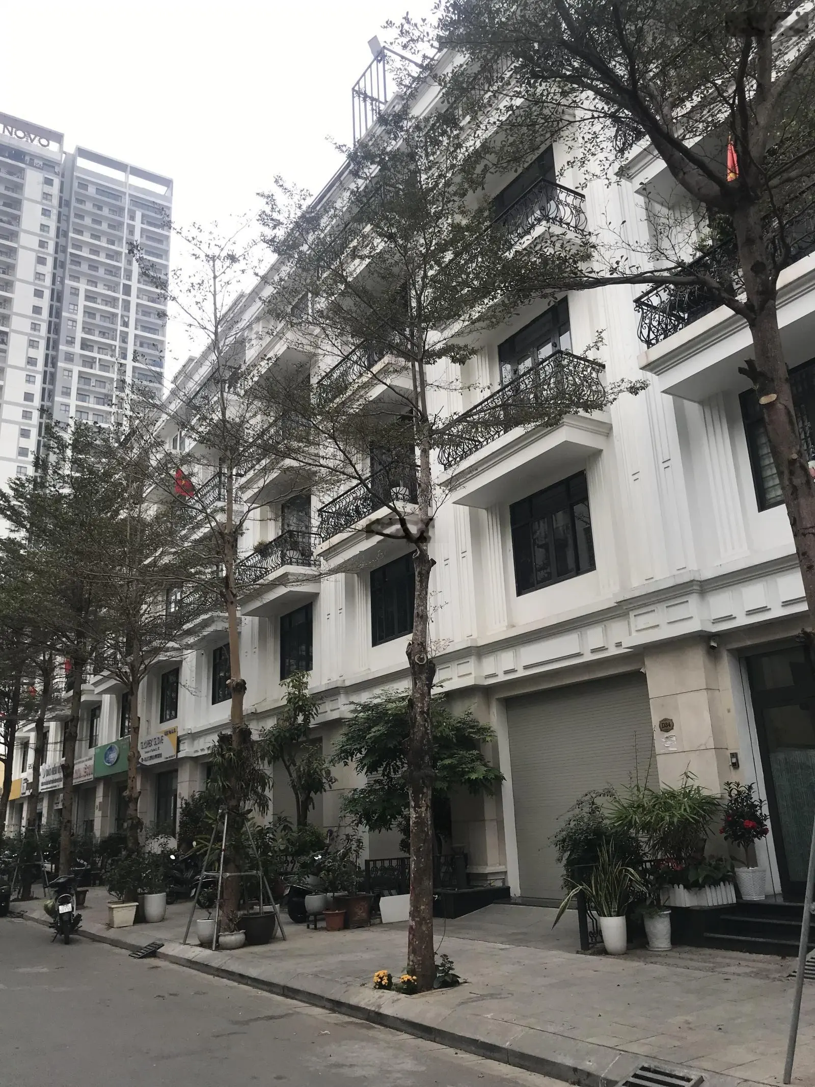 Giá Ngon -39 Tỷ- Liền kề shophouse 101M2 - Mặt phố Xuân La,Tây Hồ - 5 Tầng - KD - TM - 2 Thoáng .