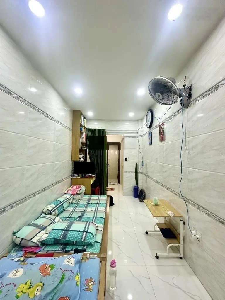 Nhà xinh, nở hậu, không LG - Cách Mạng Tháng 8 - 36m2, 4 tầng - nhỉnh 4 tỷ