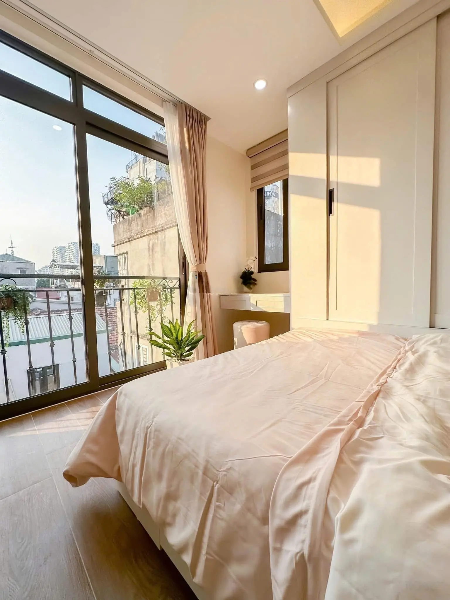 Toà apartment hoàng hoa thám- đẳng cấp- lô góc-dòng tiền 60tr/th-cách mặt phố 20m-thang máy-12.8 tỷ