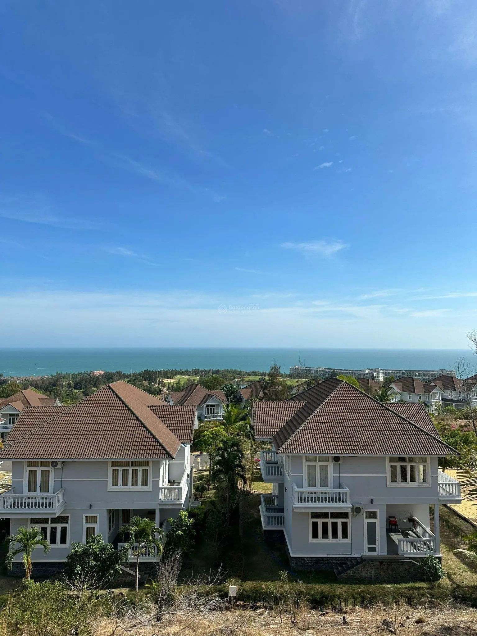 Cần bán căn biệt thự nghỉ dưỡng Sea Links City dãy PE view mặt trước sân golf, view mặt sau biển