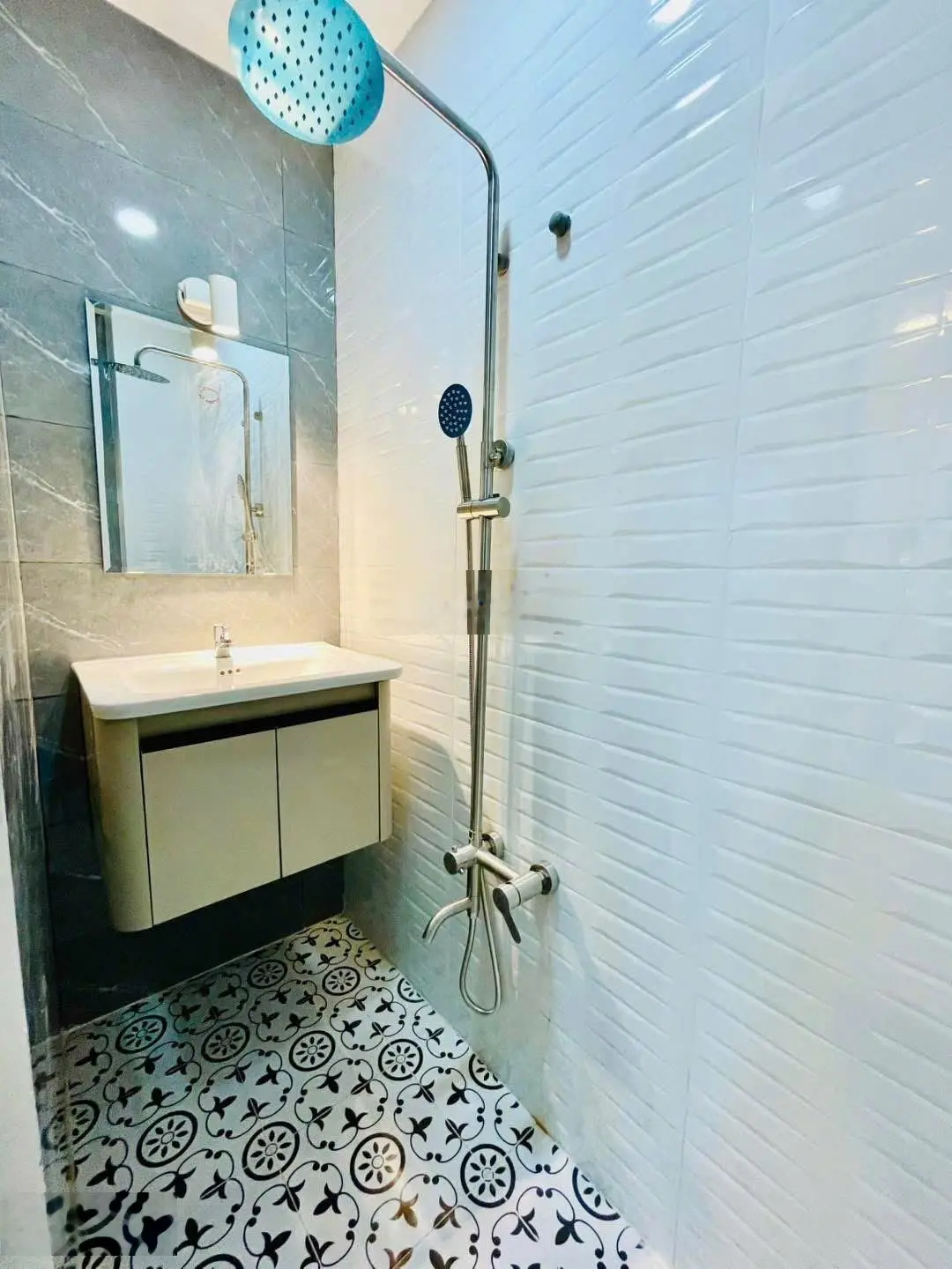 Cần bán nhanh nhà tại Đường Cô Giang Quận 1, Hồ Chí Minh, 48 m2. Sổ riêng. LH 0328316455