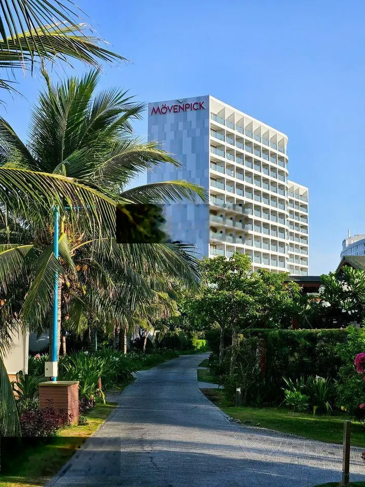 Bán biệt thự biển movenpick cam ranh: 513,59m2, 2pn, hồ bơi riêng view trực diện biển giá 16,5 ty