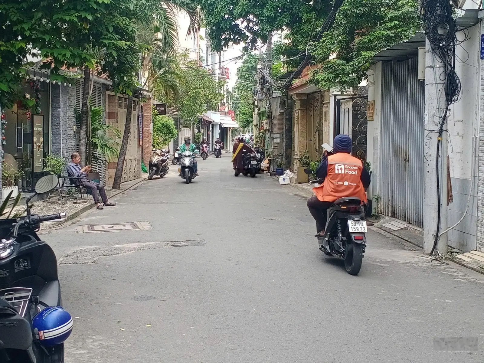 Bán nhà hẻm ô tô tránh, đường nguyễn đình khơi, p.4 - tân bình.