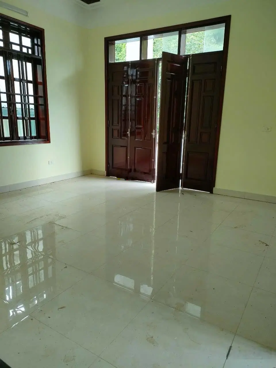 Bán biệt thự 200m2, 5,5 tỷ mặt đường Lê Lợi, tại Đồng Mỏ, Chi Lăng, Lạng Sơn