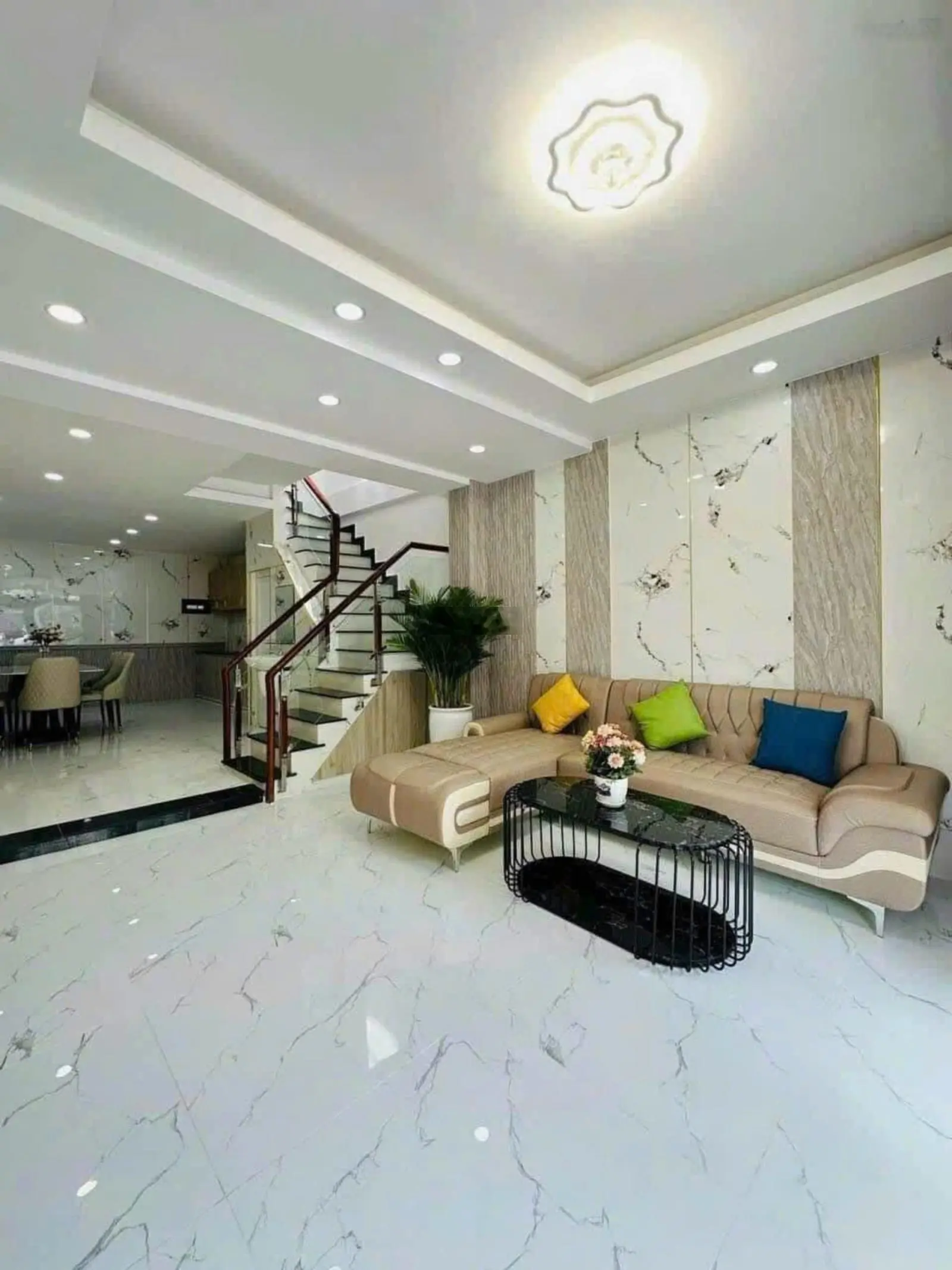 Duy nhất nhà Đoàn Văn Bơ, Quận 4, Giá: 2.3 tỷ/ 52m2, sổ hồng riêng