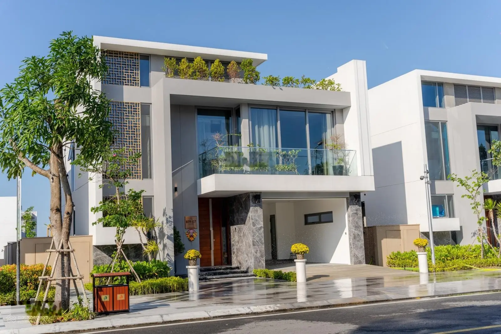 Căn góc siêu đẹp, full nội thất tiêu chuẩn Novotel, nằm trong Ốc Đảo làng triệu phú siêu an ninh