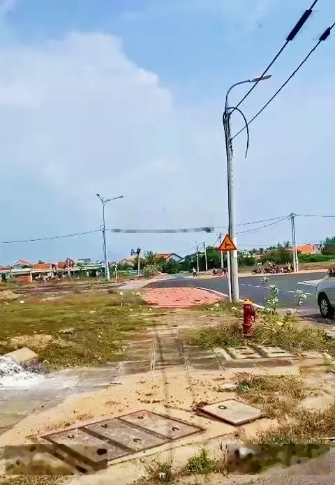 Lô góc Phú Thạnh, gần sân bay Tuy Hoà (cách 4km)