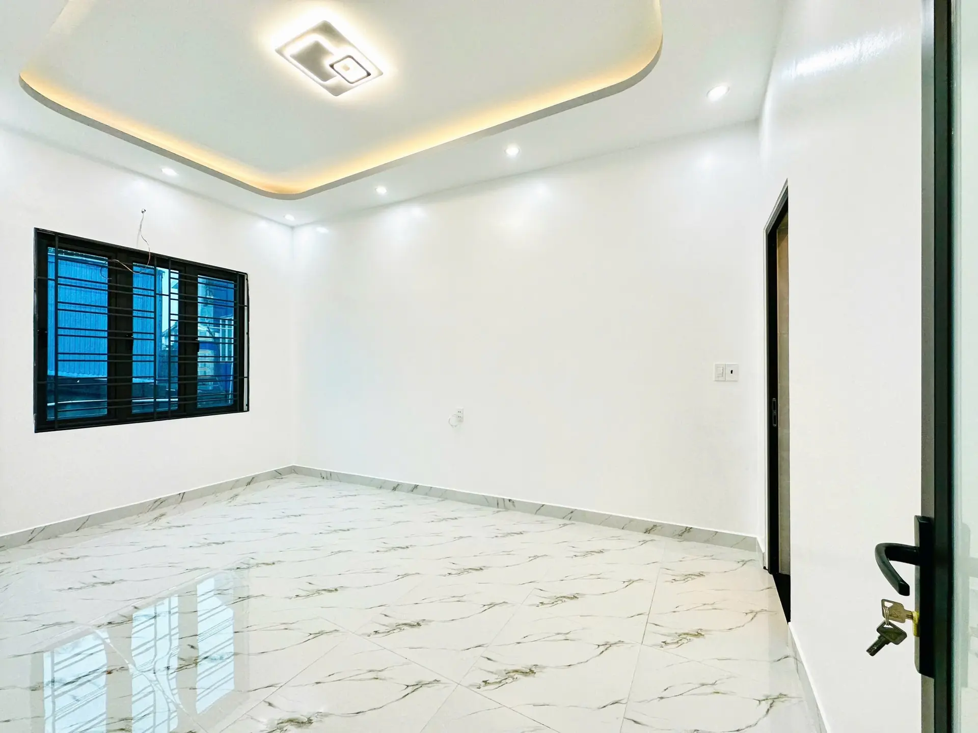 Bán nhà riêng 50m2 phố Đông Khê ô tô đỗ gần nhà