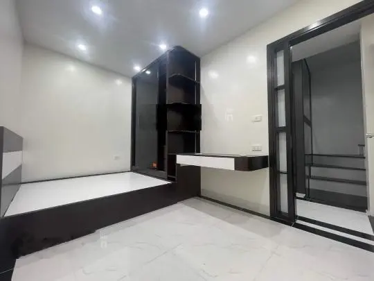 Bán nhà mặt phố Quán Thánh, 58 tỷ, 120m2, đẹp, nhiều tiện ích chính chủ